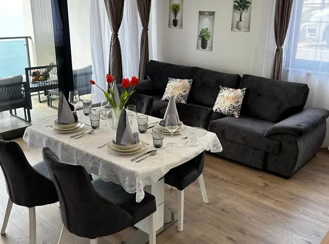 Ivana&luka-put Luke 1, Appartement